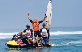 Fanning Wins TAHITI !!!!